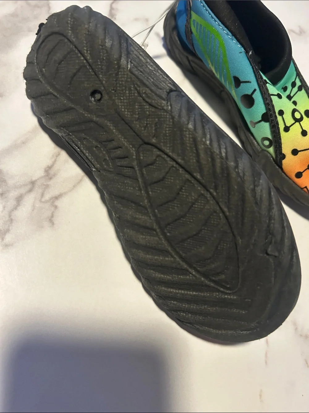 Kids Rainbow Gradient Slip-On Water Shoes with Molecular Print